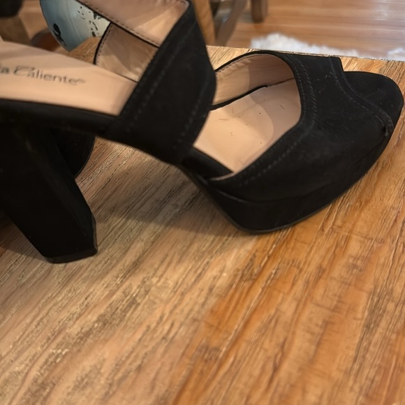Torta Caliente Black Mary Jane Heels Ankle Straps Suede Platform great cond! 🖤 - Picture 7 of 8